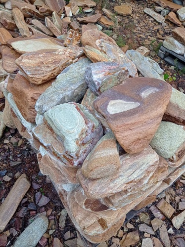 Златолит жёлтый, жёлто-зелёный глыбки и валуны для ланшафтного дизайна купить в Ивантеевке