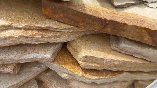 Плитняк златолит жёлтый золотистый для отмостки купить в Ивантеевке