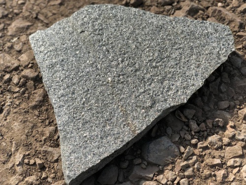 Плитняк златолит Уральский для цоколя, отмостки купить в Ивантеевке