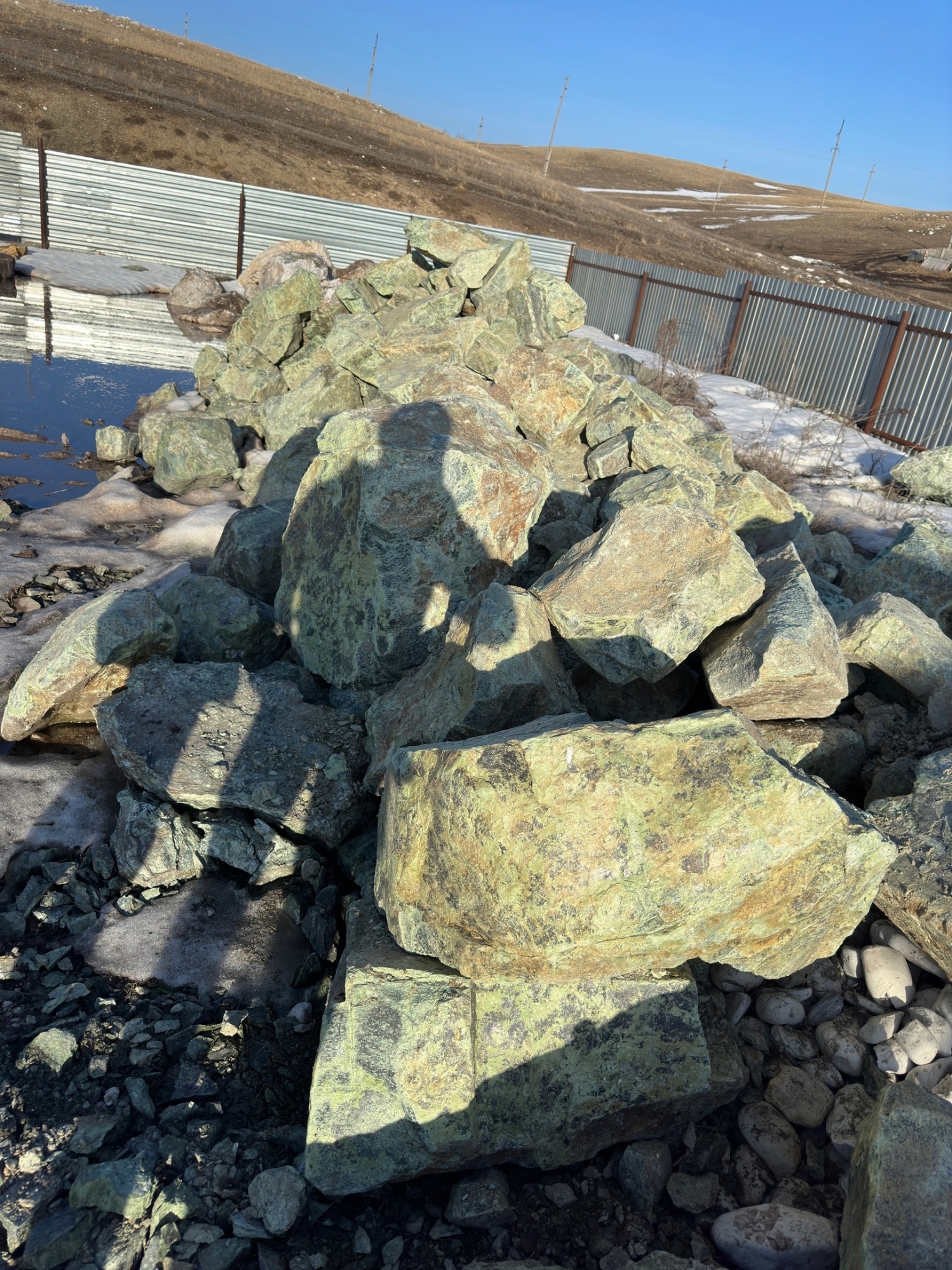 Камни для ландшафтного дизайна зелёные 10-60 килограмм купить в Ивантеевке