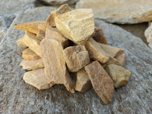 Златолит жёлтый декоративная каменная крошка купить в Ивантеевке