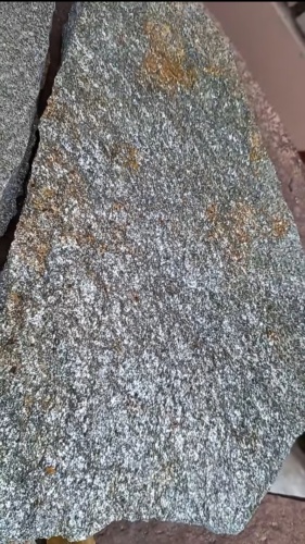 Плитняк златолит серебристый для цоколя, отмостки купить в Ивантеевке