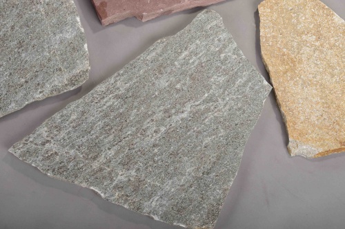 Плитняк златолит Уральский для цоколя, отмостки купить в Ивантеевке