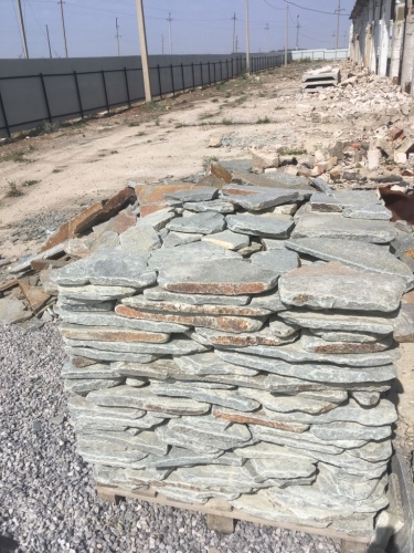 Златолит серебристый галтованный для лестниц купить в Ивантеевке