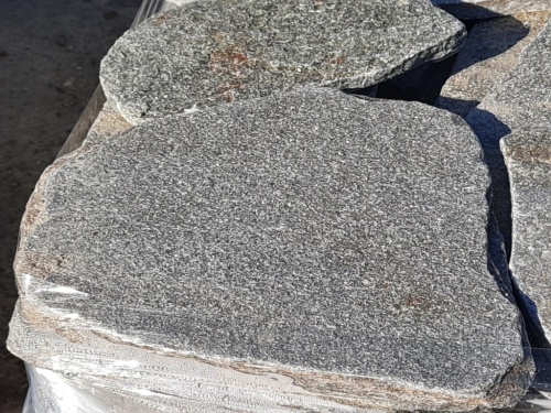 Златолит серебристый галтованный для лестниц купить в Ивантеевке